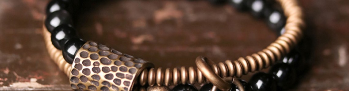 How to Tell If an Obsidian Bracelet Is Real: Evidence, Limits & Care