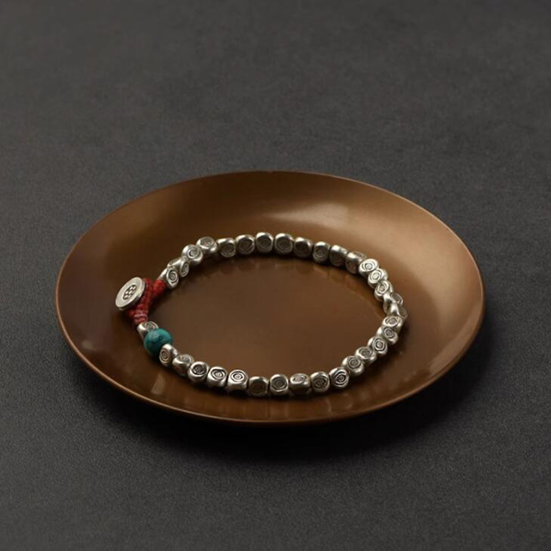 Coordinated bracelet design suitable for a matching couple bracelet gift